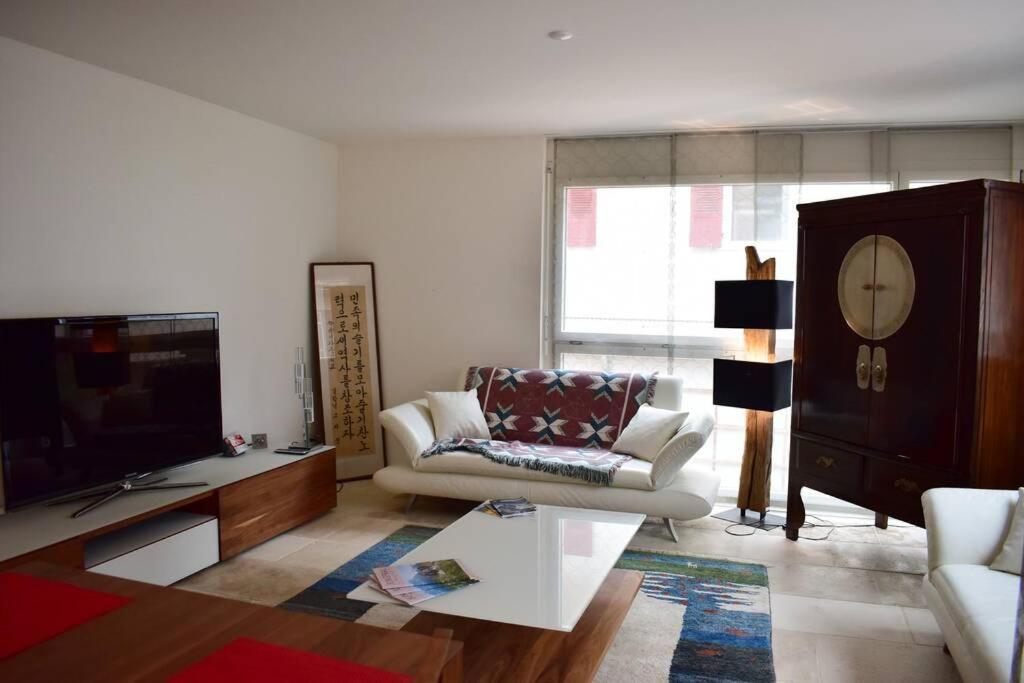 Modern Apartment 모던 펜션 Interlaken Bagian luar foto