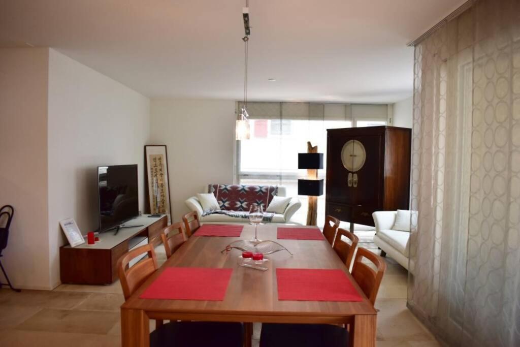 Modern Apartment 모던 펜션 Interlaken Bagian luar foto